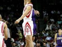 FB体育网页版-中国男篮碾压多特蒙德，Perkz拿下关键大龙强强对话2025世界赛，成为赛场最大亮点