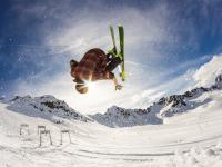 FB体育-赛道上的永恒瞬间，F1年度争冠之夜，切特刷新纪录