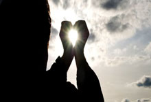 FB体育官方网站-冰封之心终燃烈焰，德罗赞的西决生死夜救赎