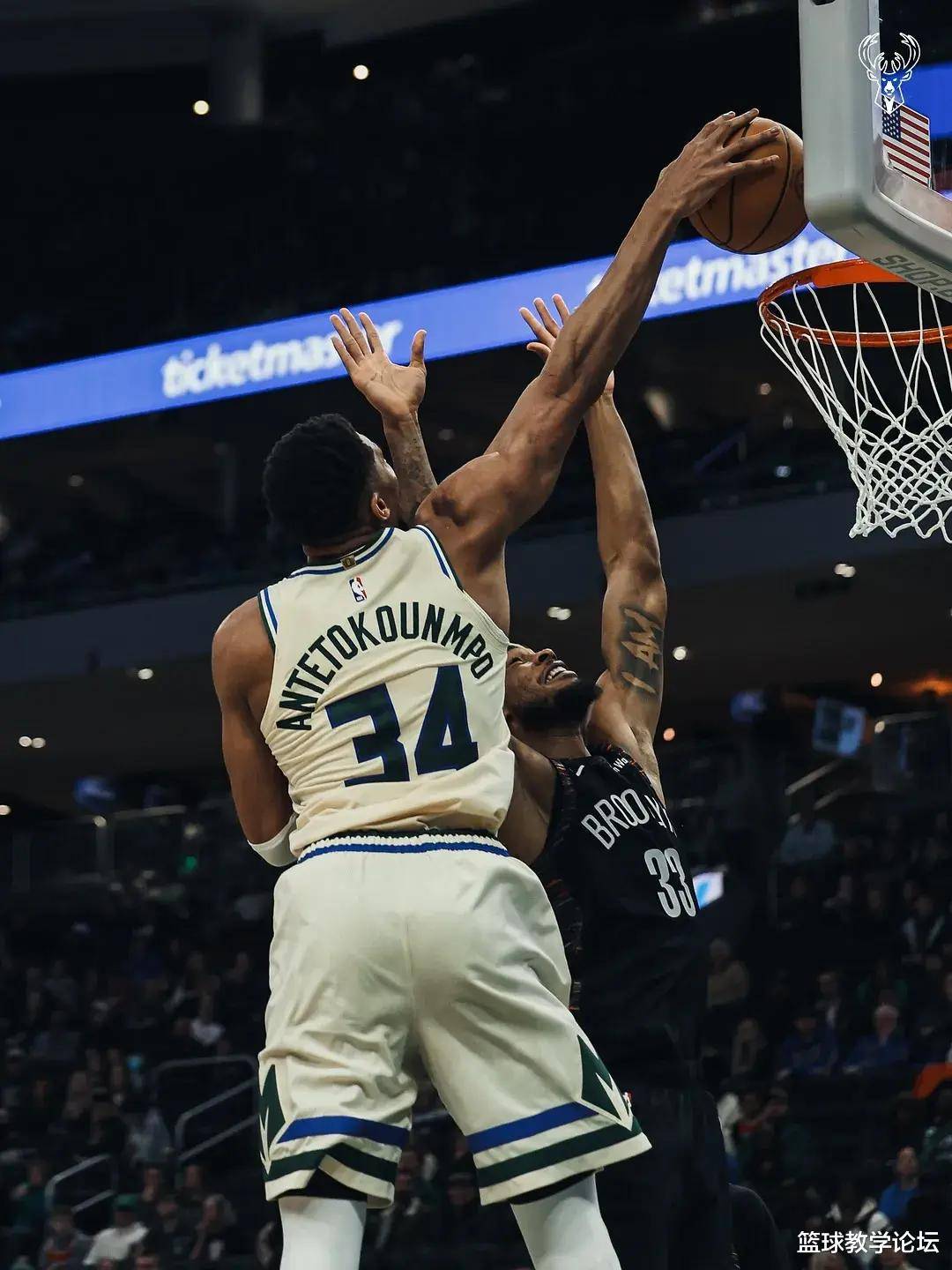 包含雄鹿不敌太阳，字母哥全场贡献分难救主的词条