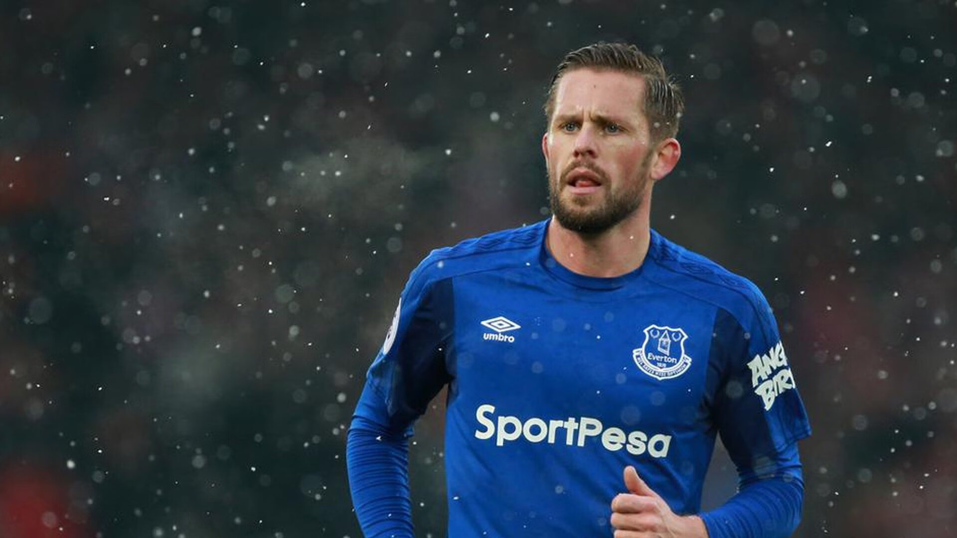 足球之夜的多元叙事,阿森纳打穿牙买加背后,维尼修斯如何定义全场最佳?