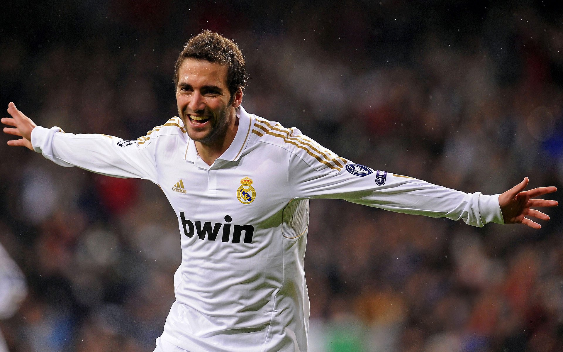 尤文铁血防线提前终结悬念，姆巴佩关键节点连续得分定义新时代巨星