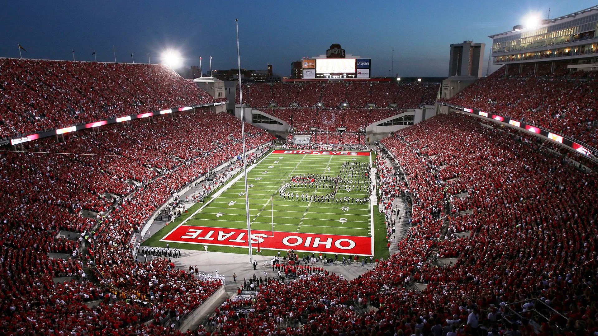 年度焦点之战，独行侠强压广厦队，战术与意志的双重胜利